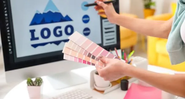 Refondre son logo : simple mise à jour graphique ou enjeu stratégique ?